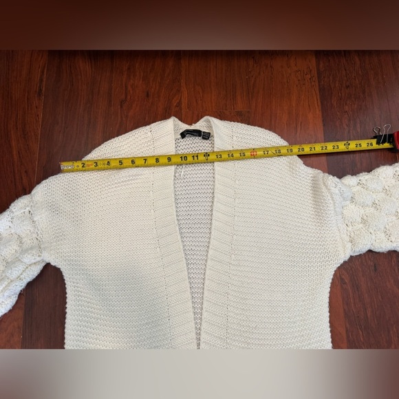 Women's Cream Sweater with Textured Sleeves - Picture 6 of 7